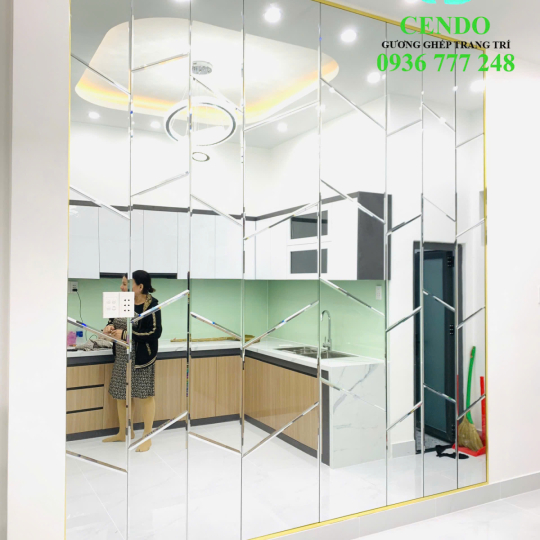 Kính Trang Trí Bếp