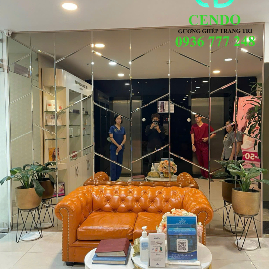 Kính Trang Trí Phòng Khách